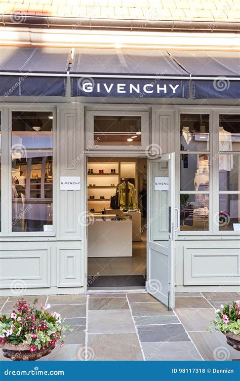 givenchy vallée village|Designer Outlet Boutique Shopping near Paris .